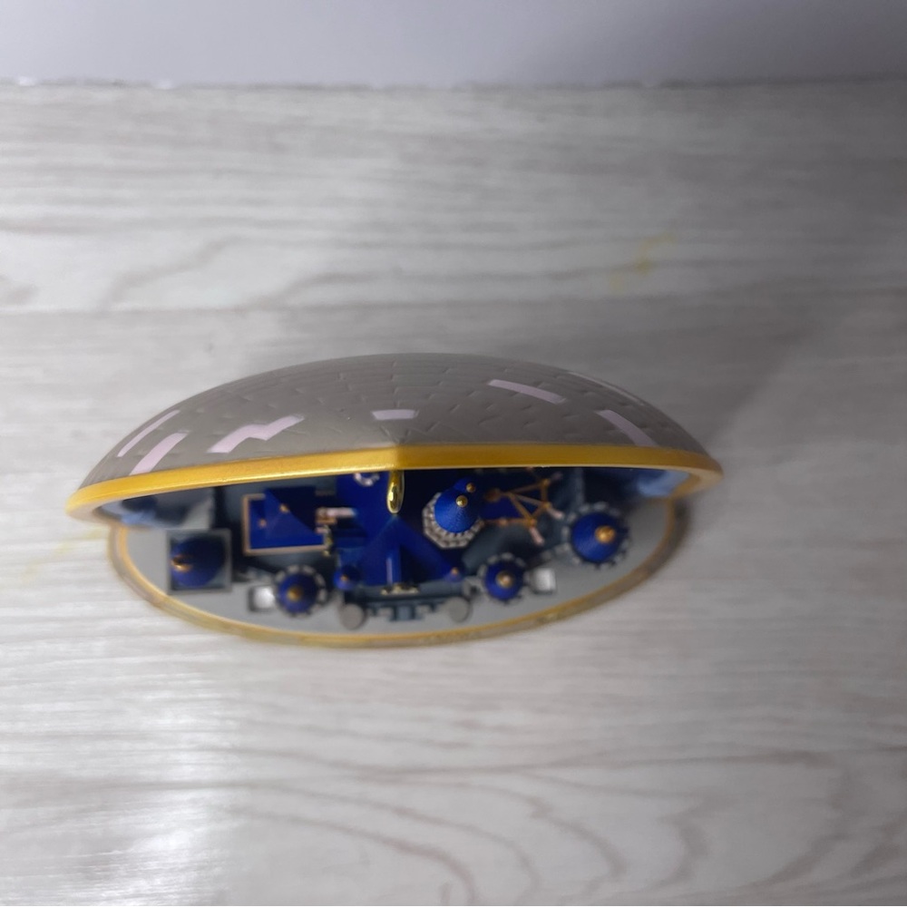 Hallmark Keepsake Disneyland 70th Anniversary 2025 Ornament with Light & Sound - Picture 10 of 15